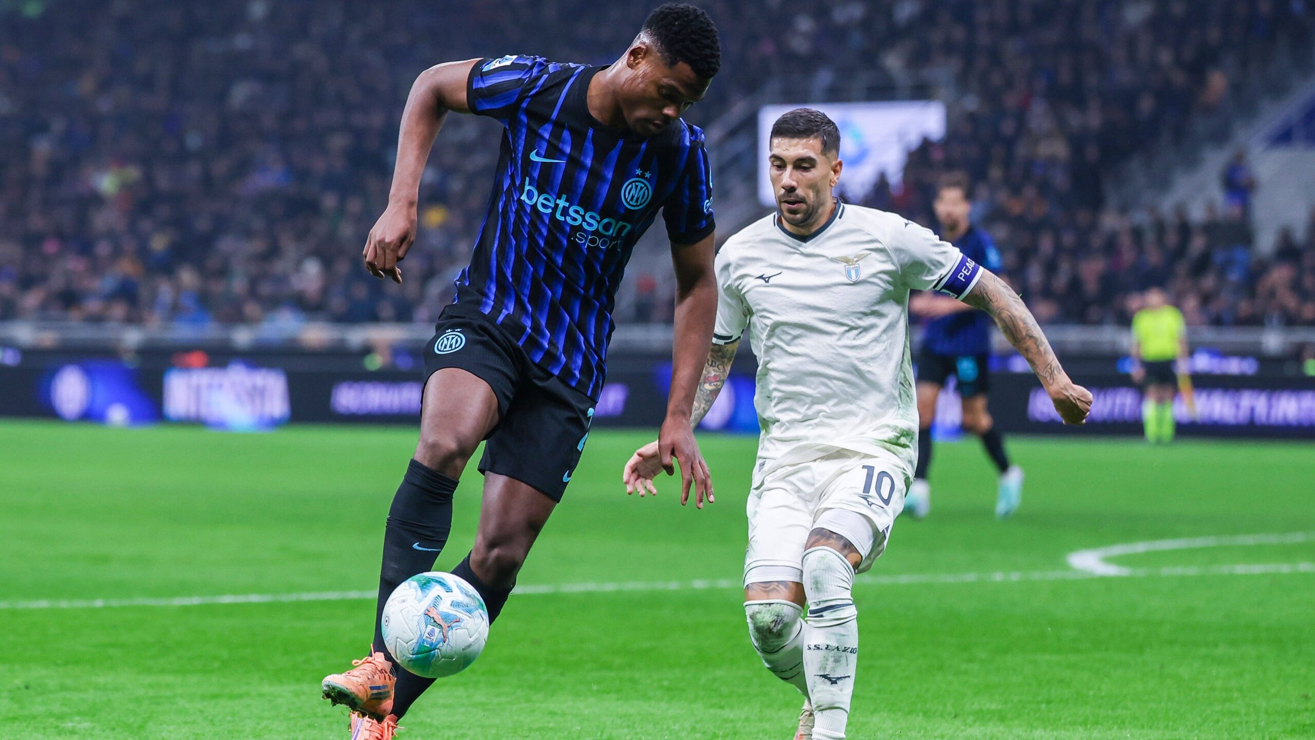 L'ultima gara disputata da Dumfries, il 9 novembre al Meazza contro la Lazio