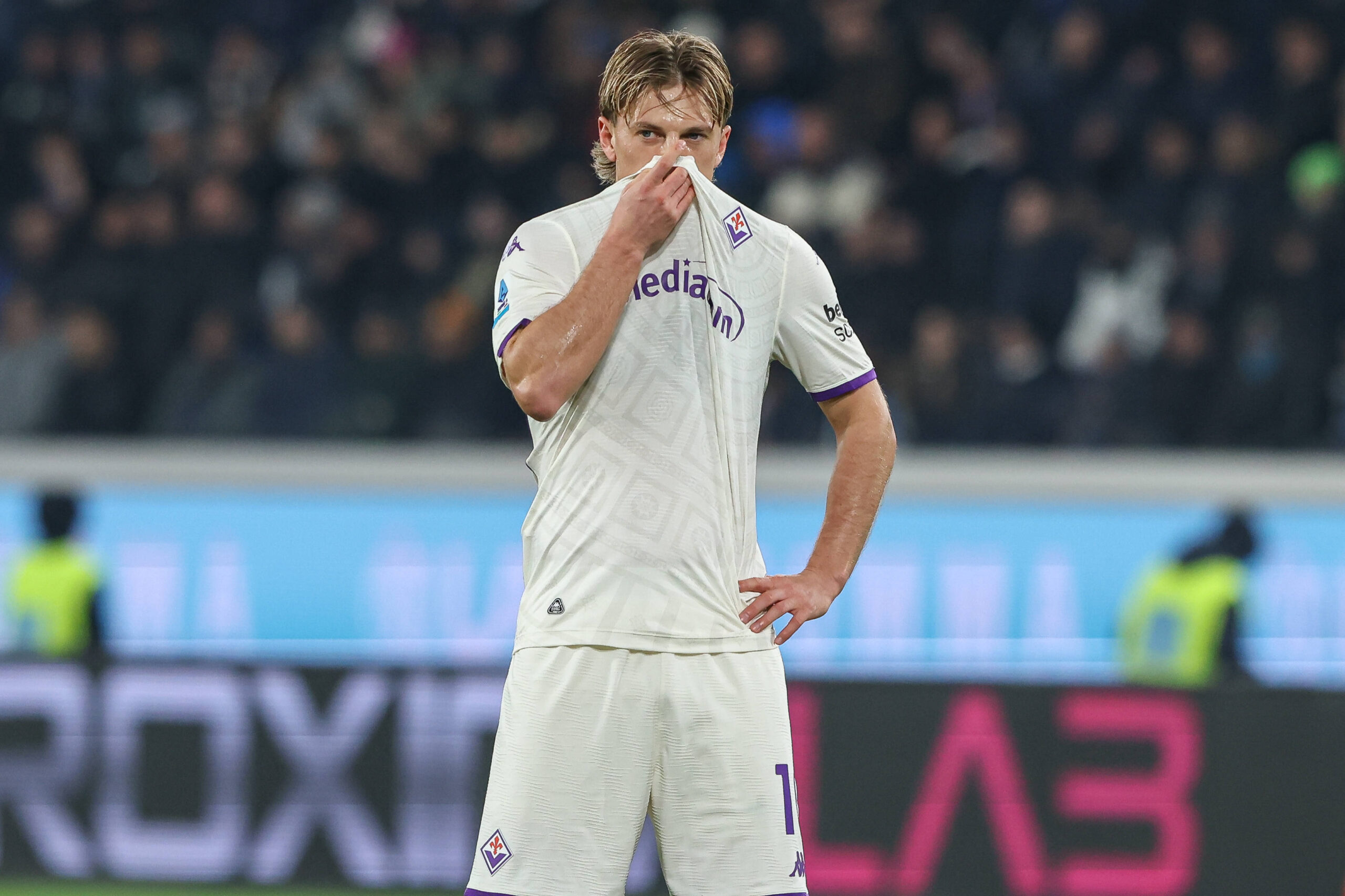 Gudmundsson con la maglia della Fiorentina