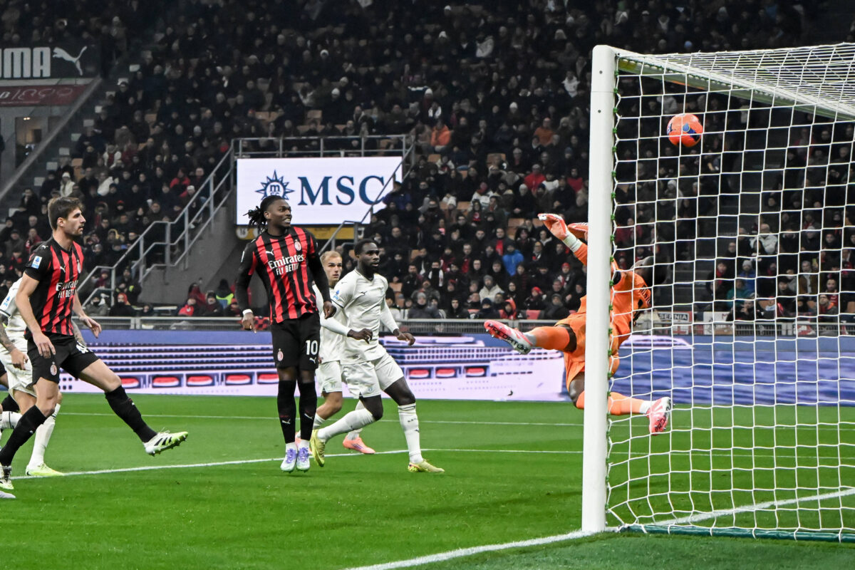 La parata di Mike Maignan