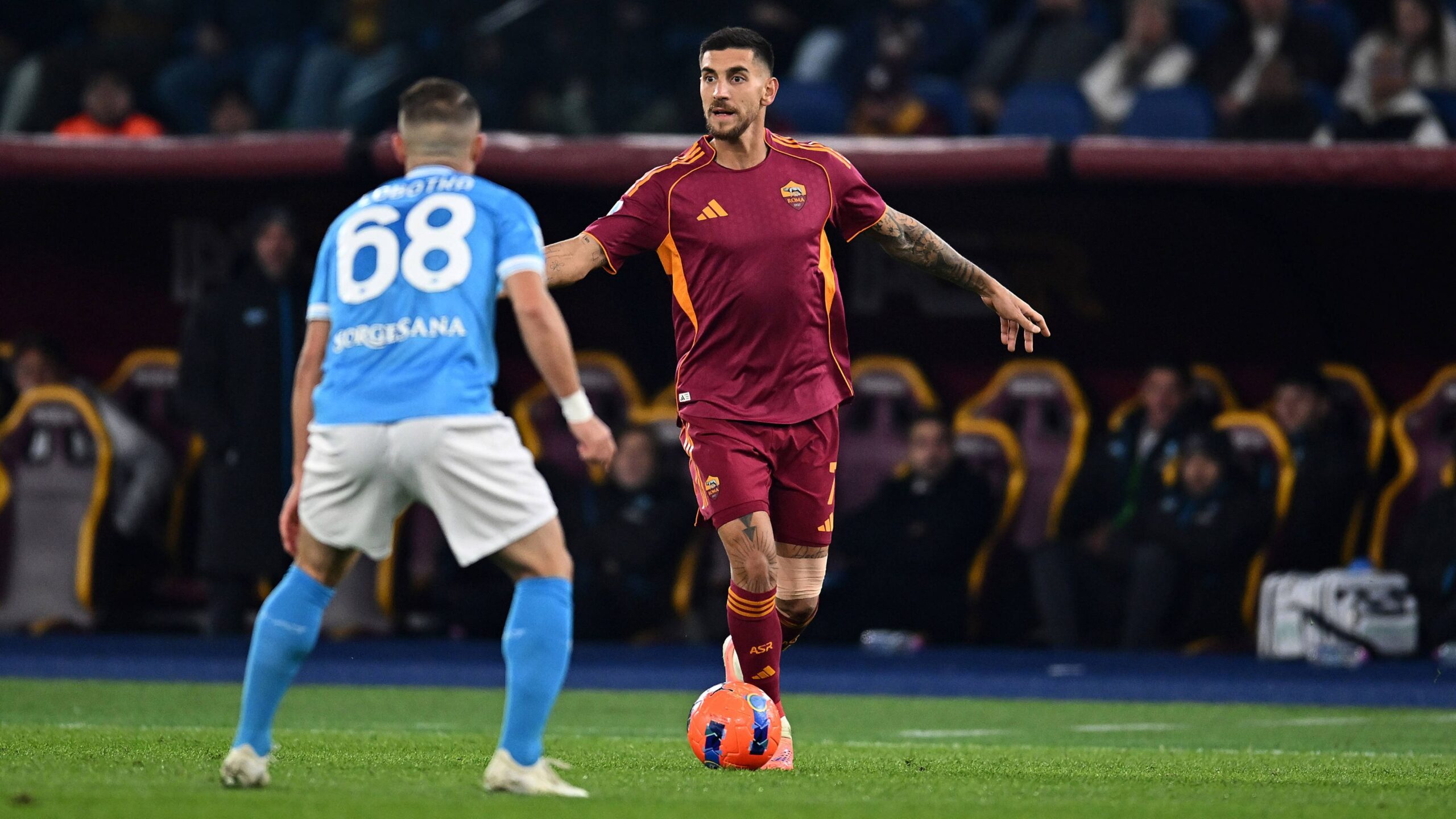 Pellegrini in azione contro il Napoli