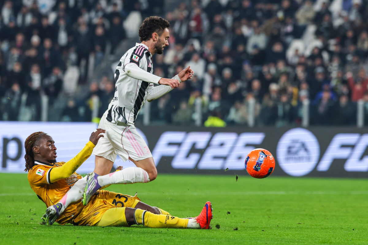 Joao Mario supera il proprio avversario