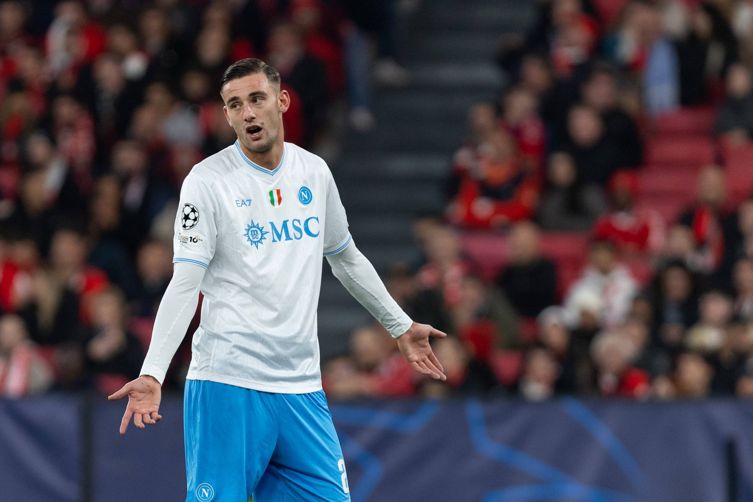 Lorenzo Lucca con la maglia del Napoli