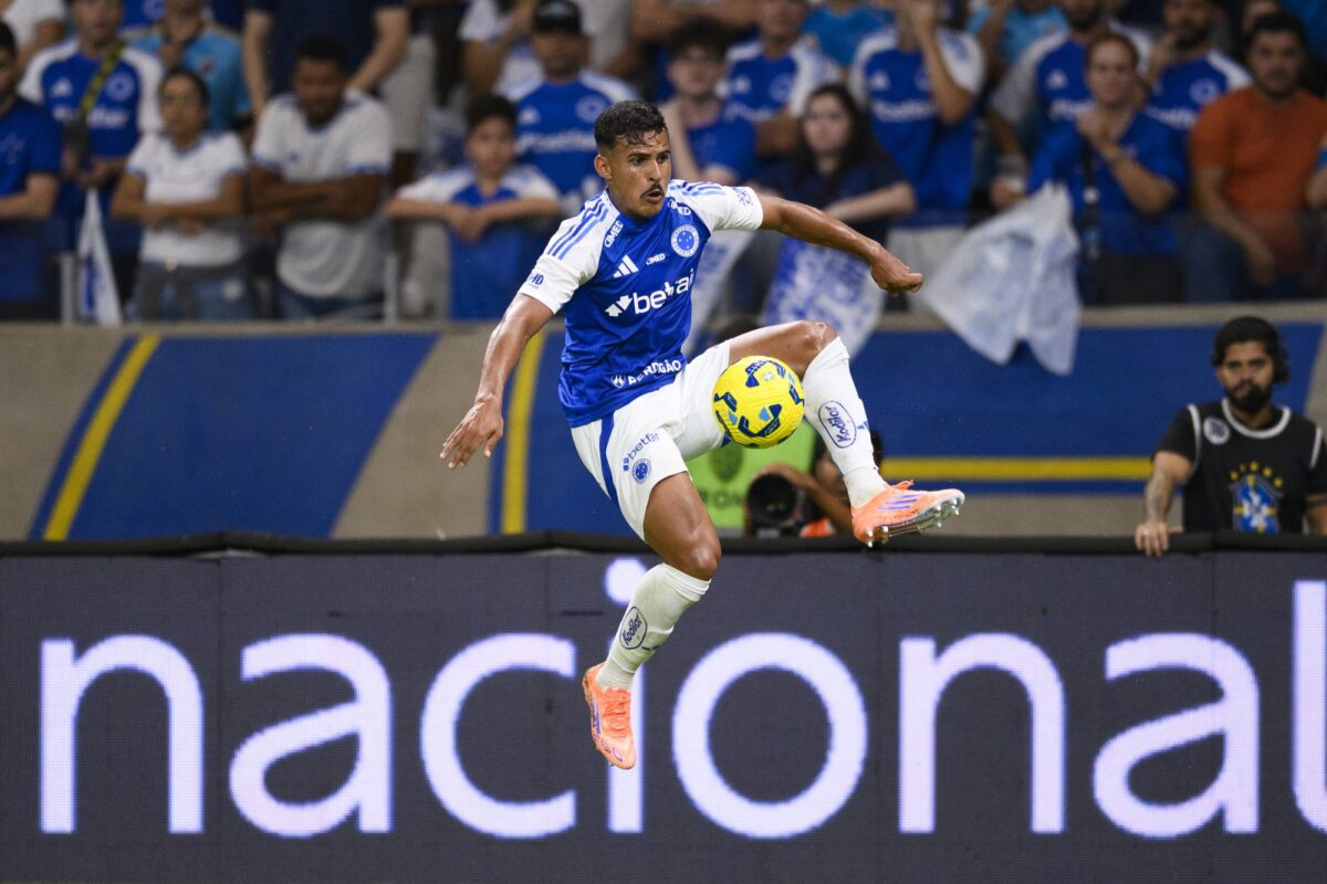 Kaiki controlla il pallone