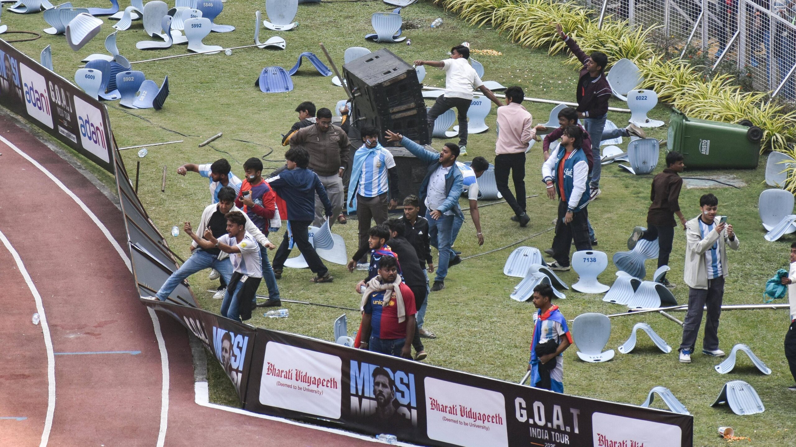 La situazione &egrave; degenerata rapidamente allo stadio di Calcutta