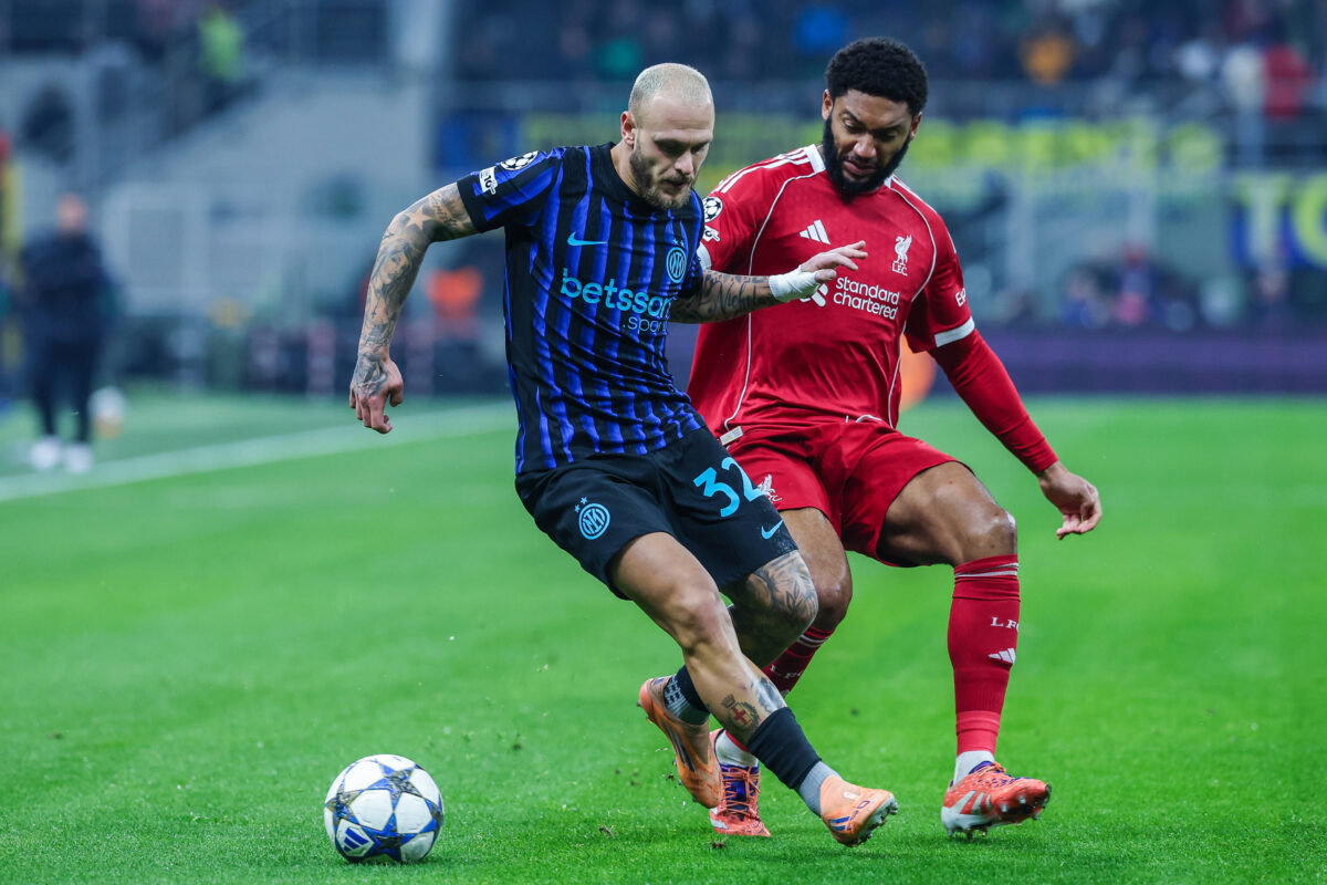 Joe Gomez a duello con Dimarco