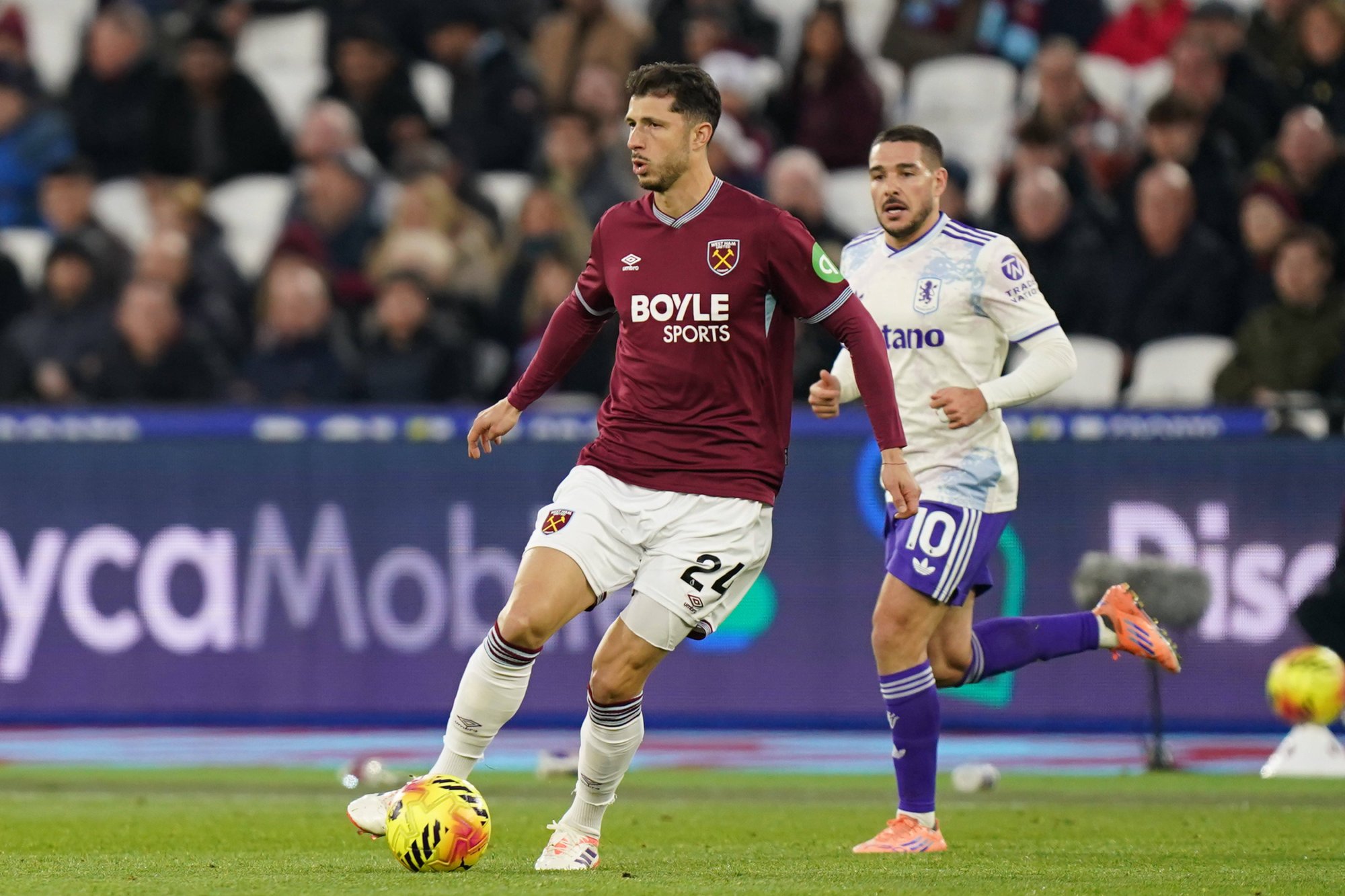 Guido Rodriguez con la maglia del West Ham