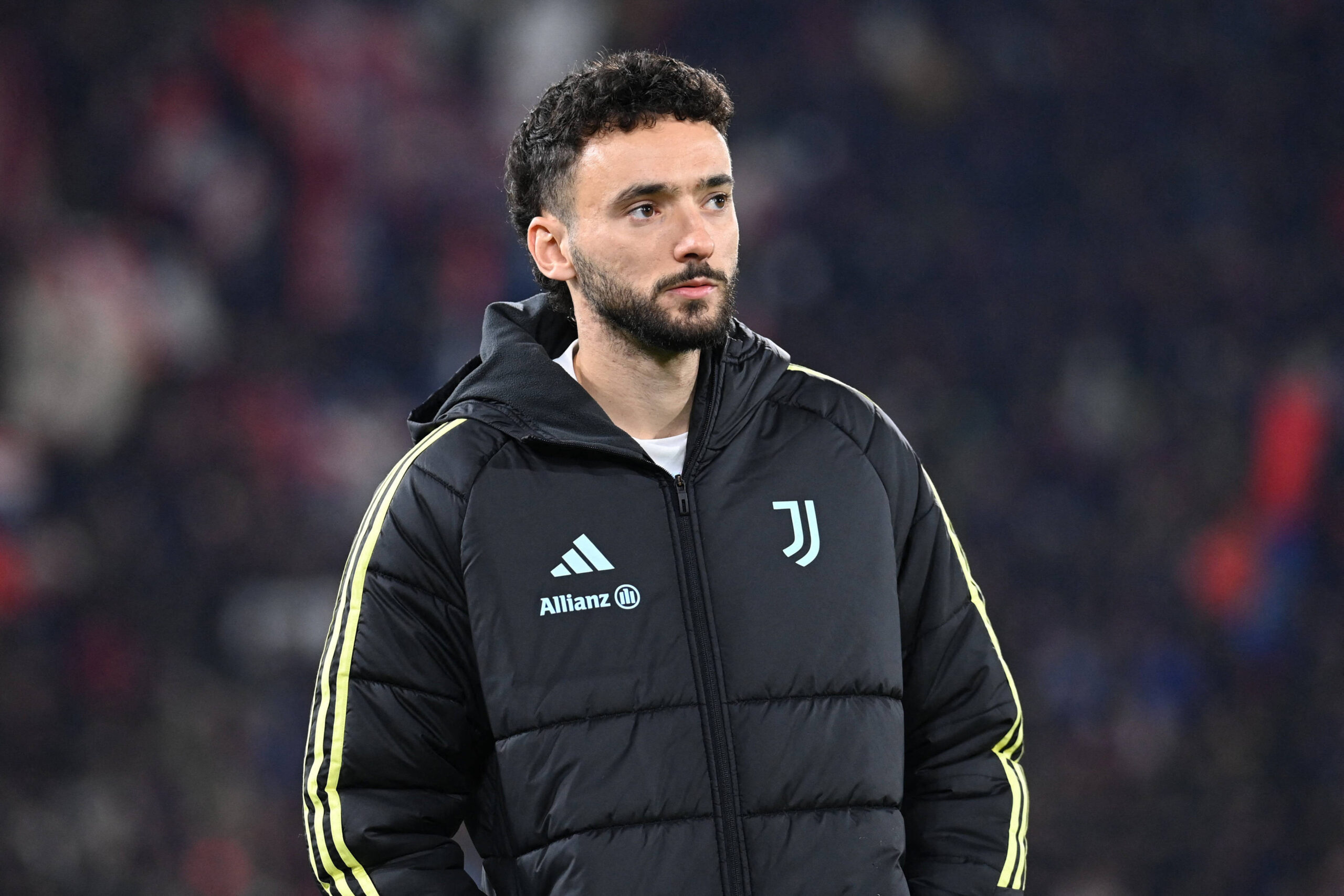 Joao Mario con il giaccone della Juventus