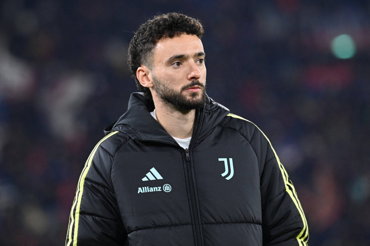 Joao Mario con il giaccone della Juventus