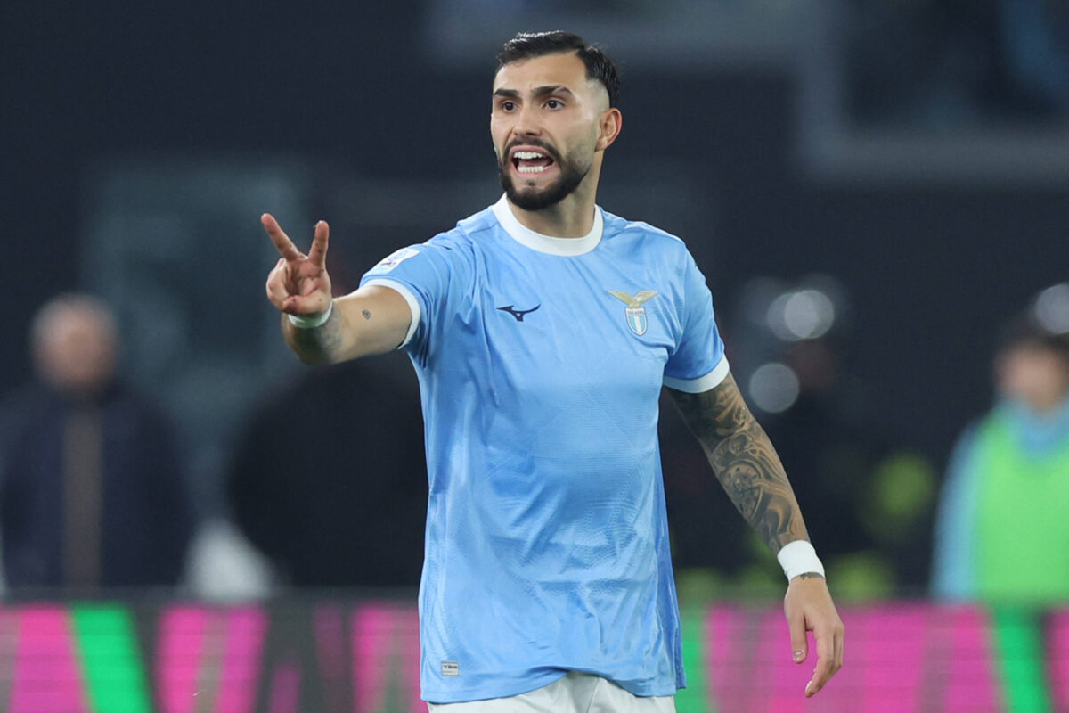 Castellanos fa un cenno con la mano