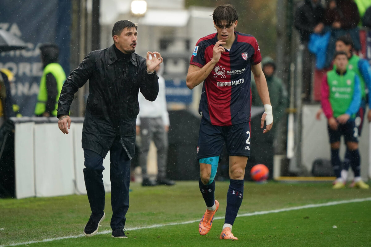 Pisacane dà indicazioni a Palestra