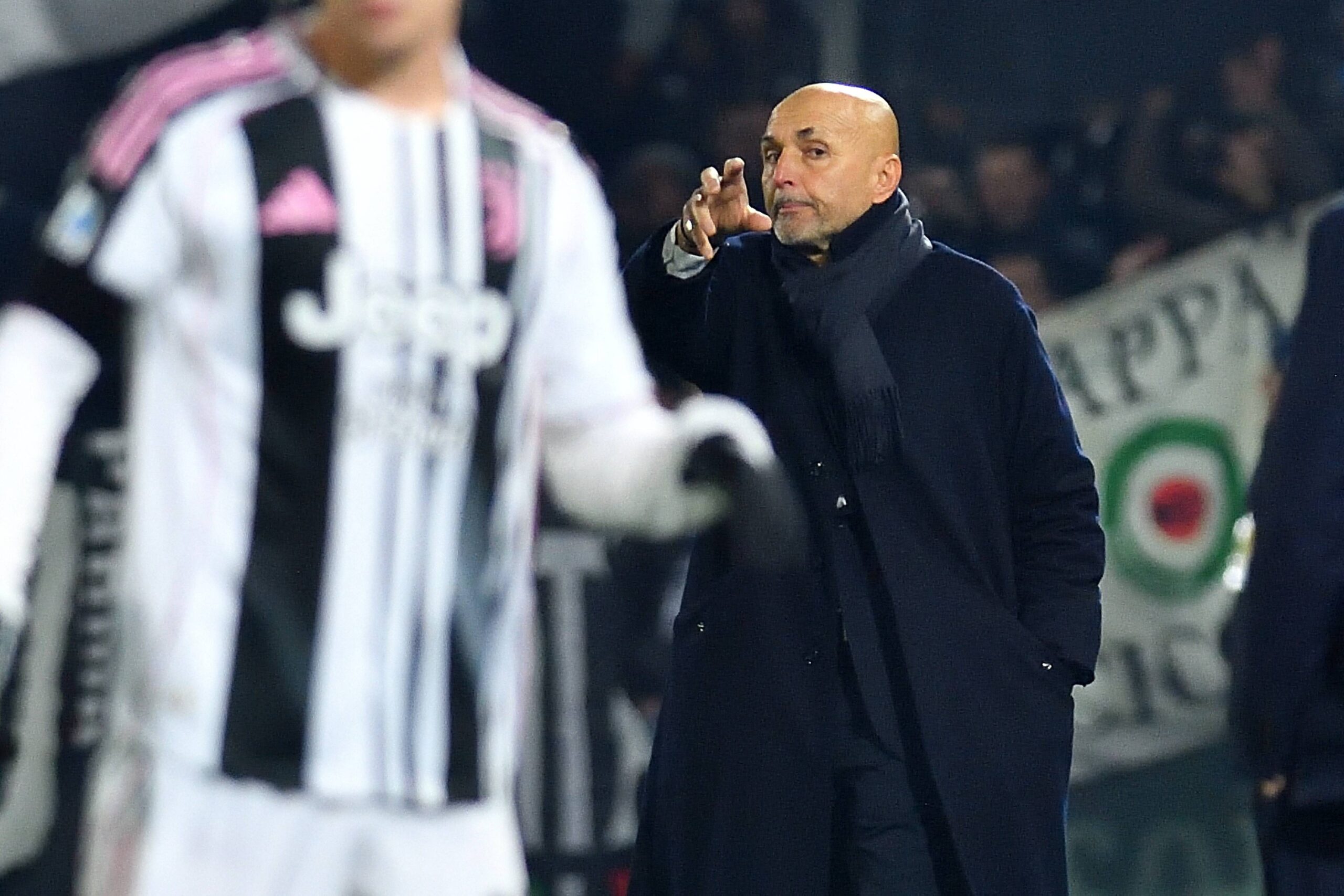 Spalletti dà indicazioni alla squadra