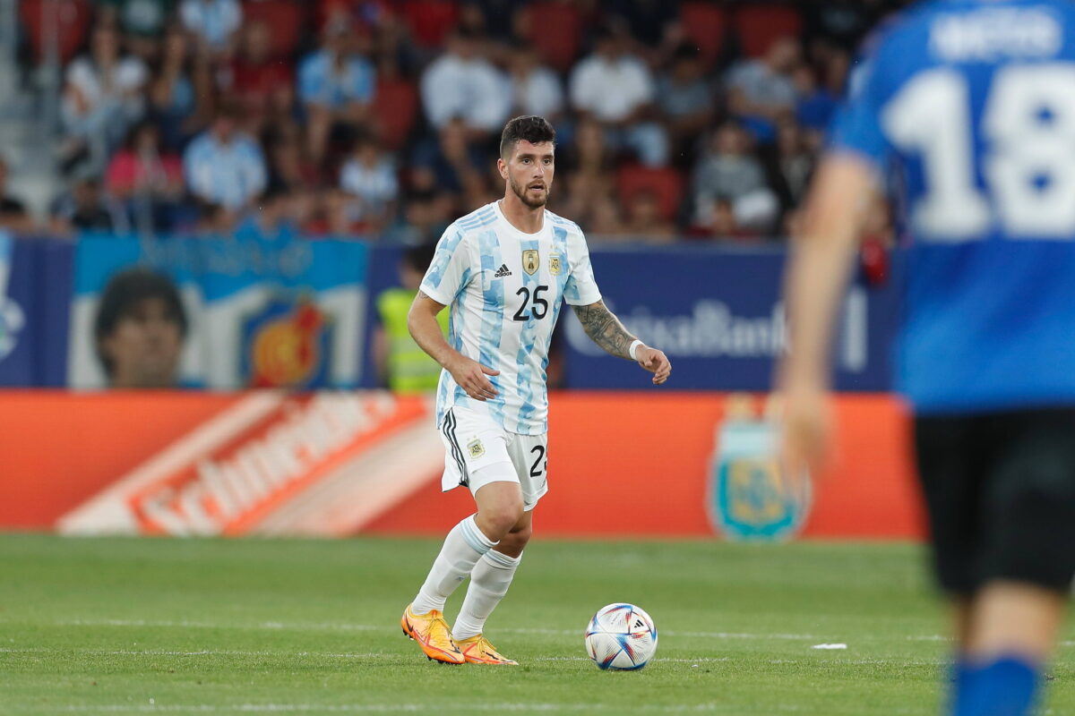 Marcos Senesi con la maglia dell'Argentina