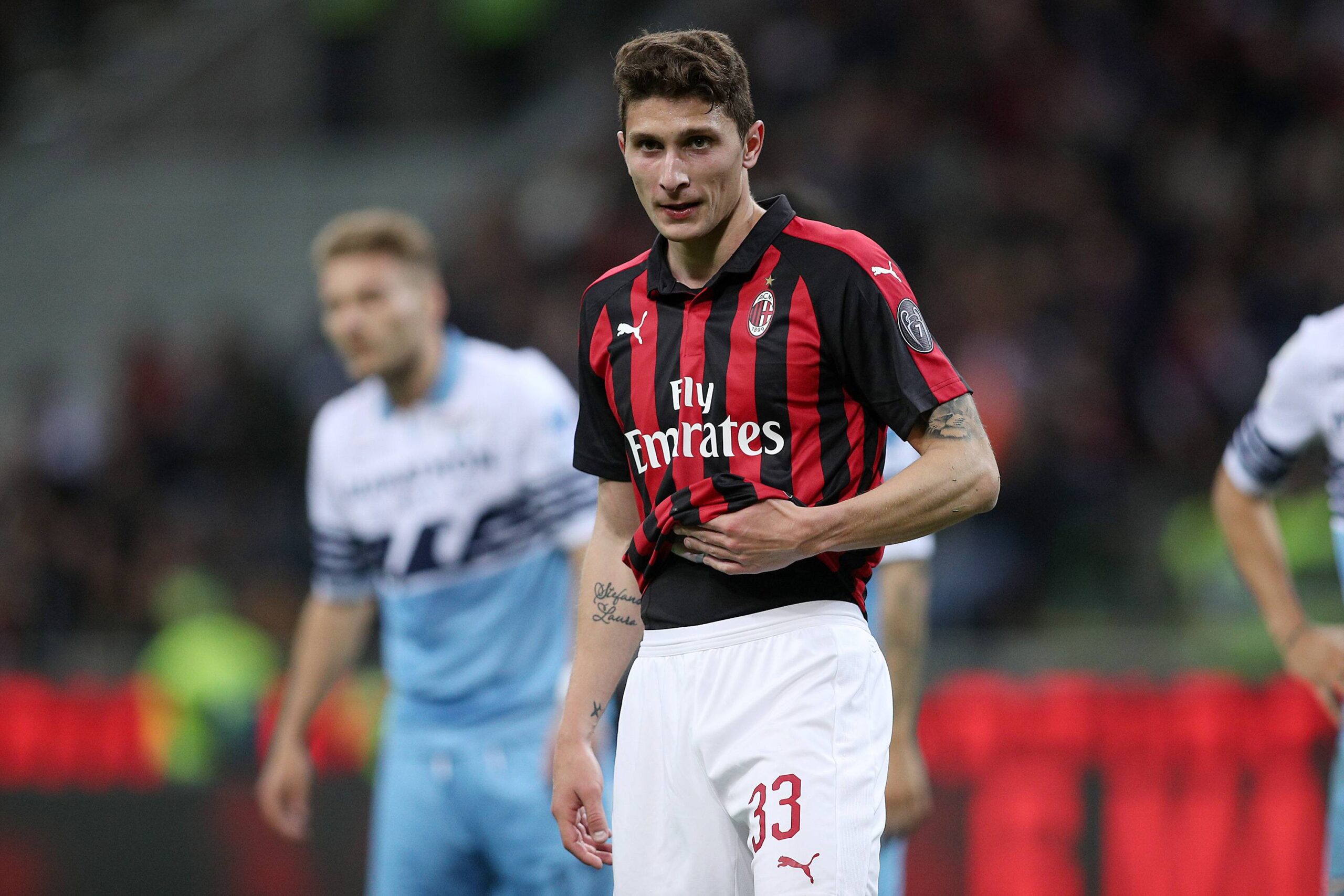 Mattia Caldara con la maglia del Milan