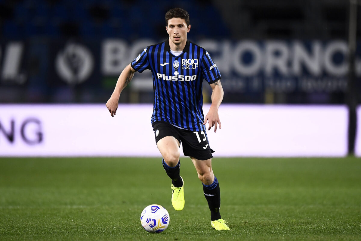 Mattia Caldara con la maglia dell'Atalanta