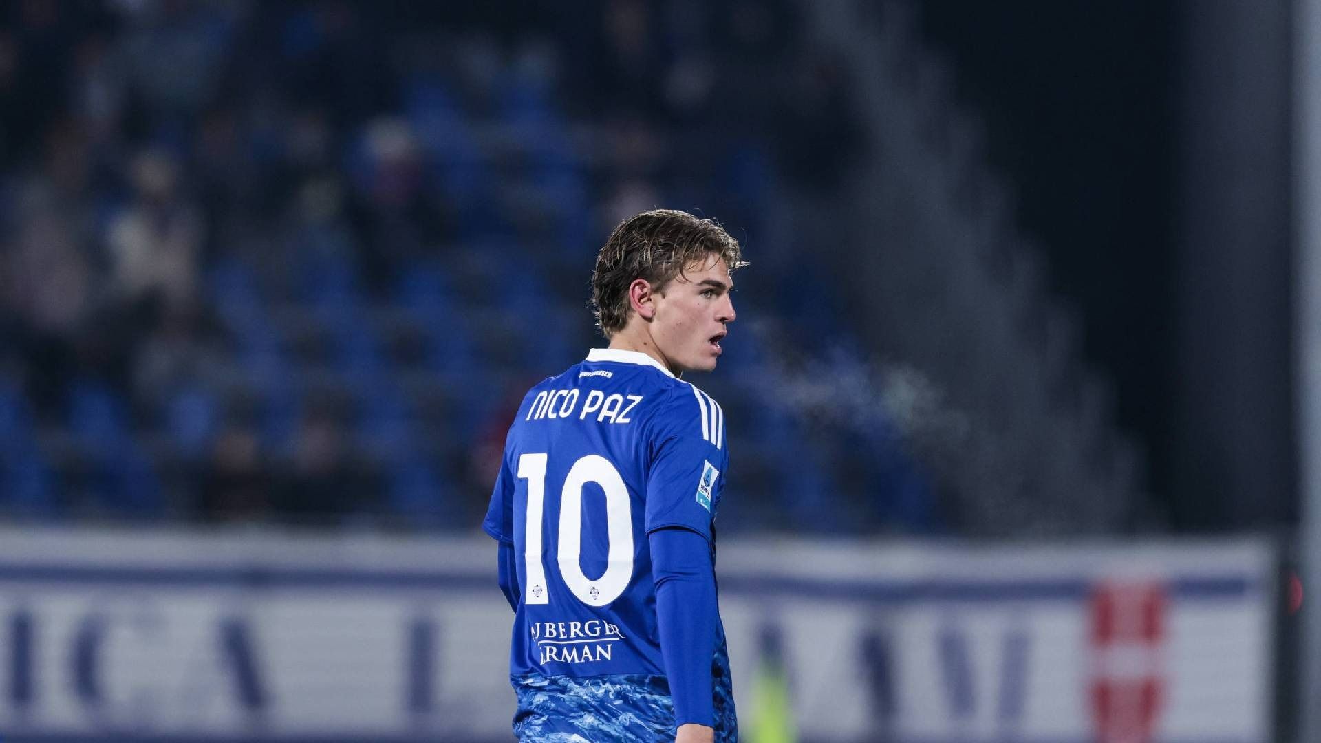 Nico Paz con la maglia del Como