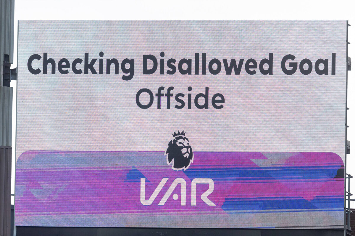 Controllo fuorigioco Var