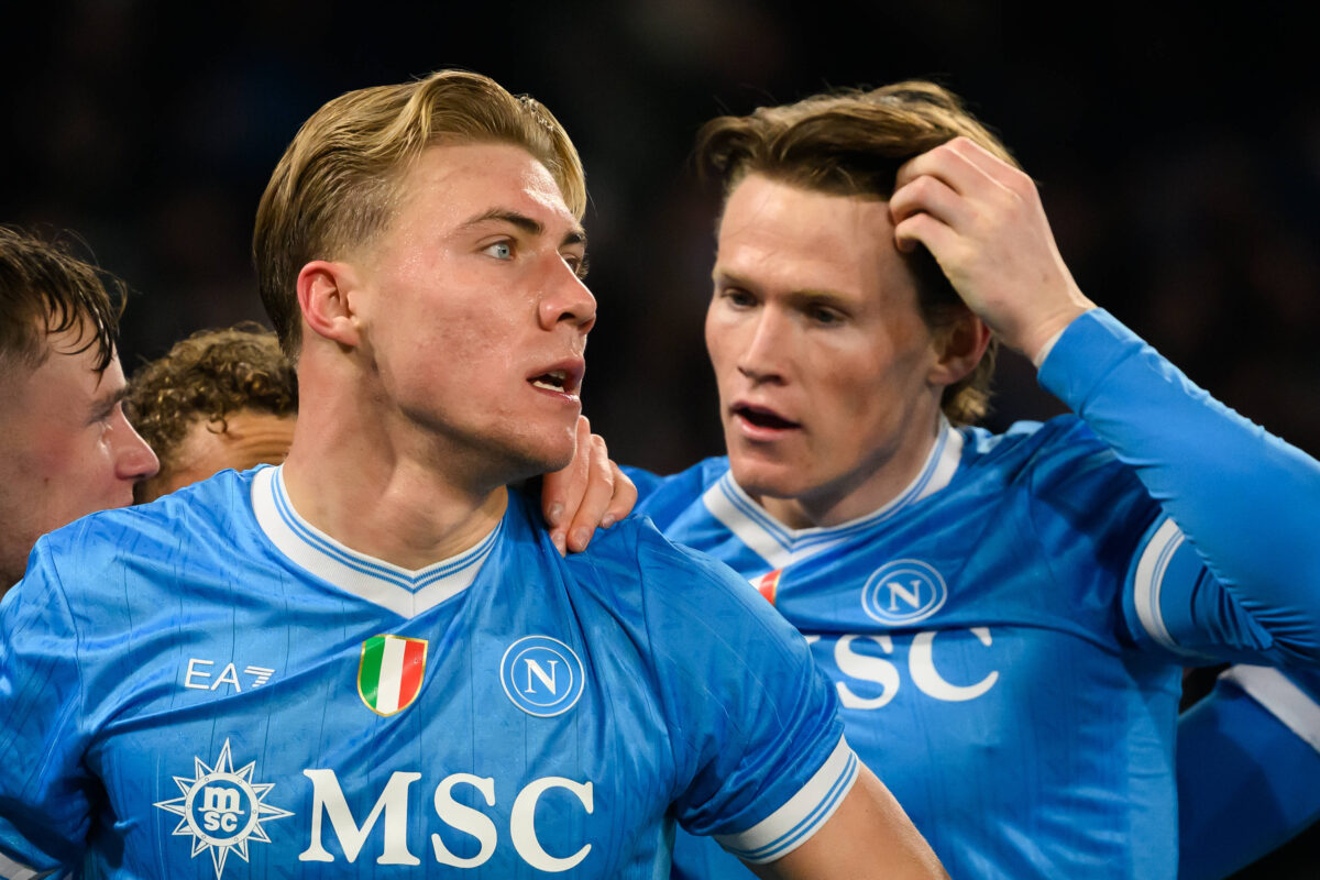 Rasmus Hojlund e Scott McTominay