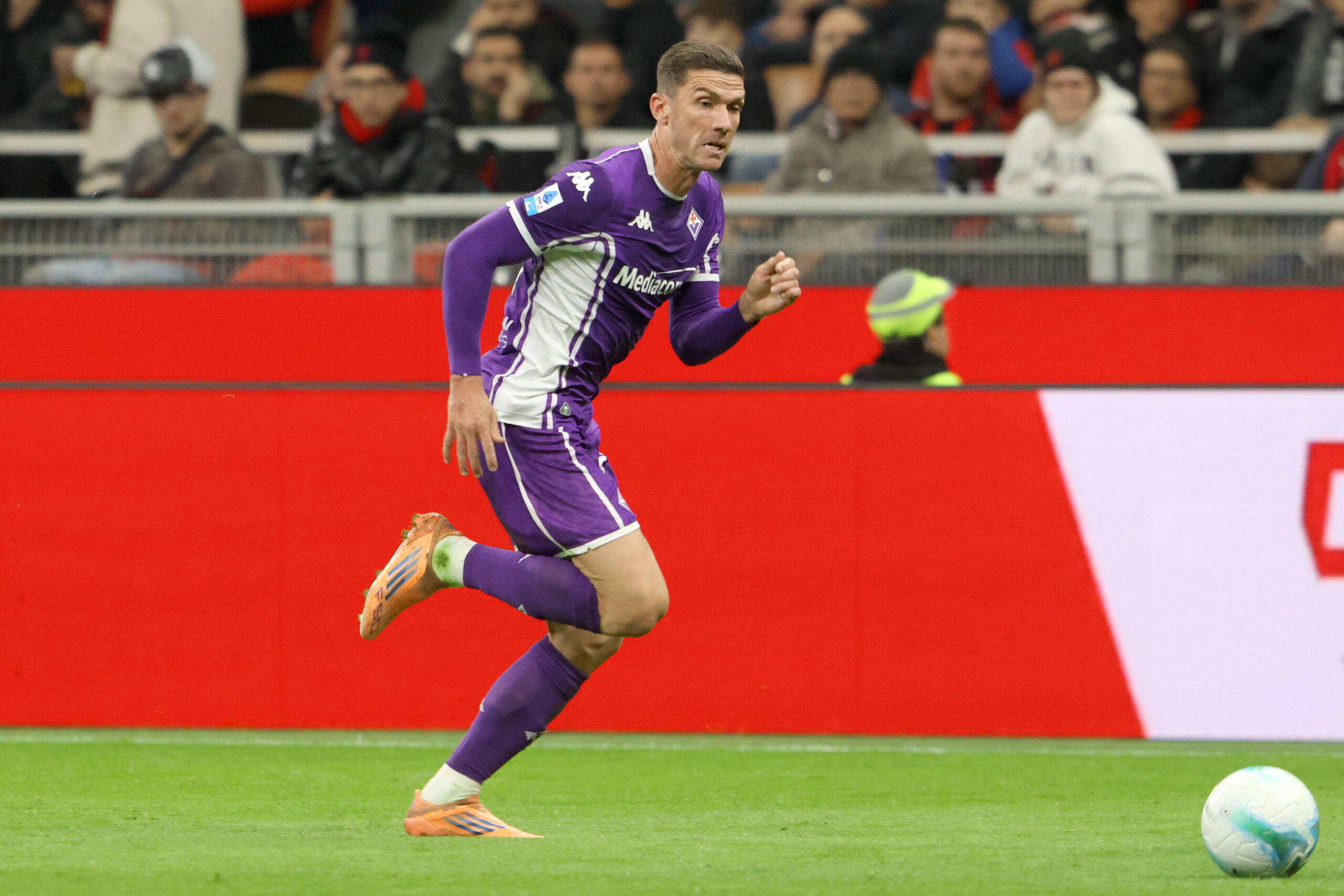 Robin Gosens nel match contro l'Inter