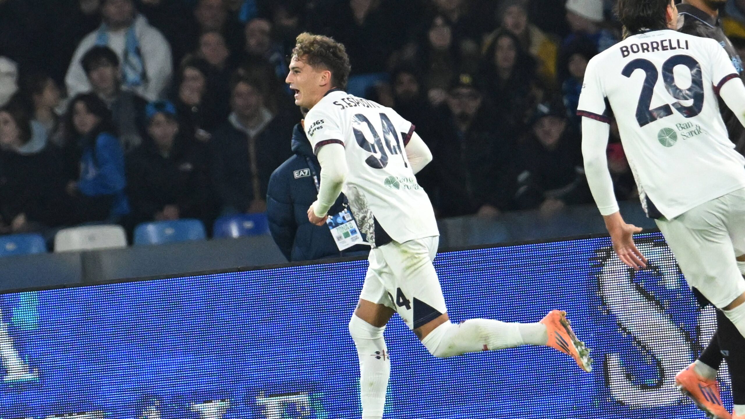 Sebastiano Esposito sta facendo bene al Cagliari