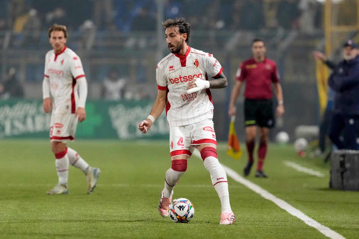 Castrovilli in azione con la maglia del Bari