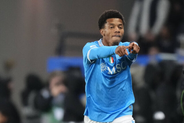 Neres esulta dopo il gol siglato al Milan