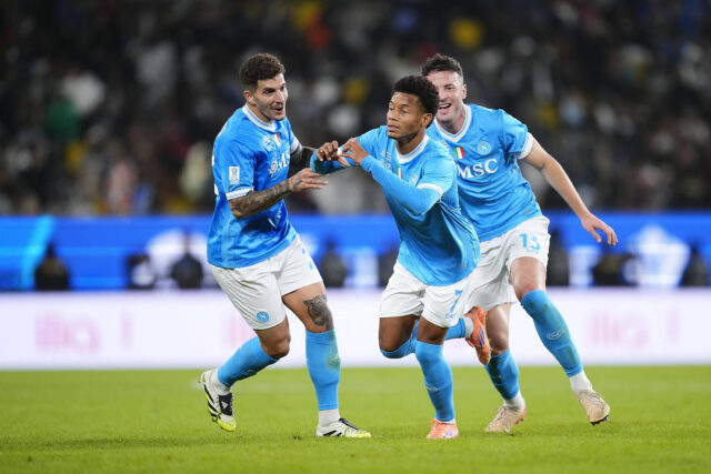 L'esultanza di Neres in gol in Napoli-Bologna