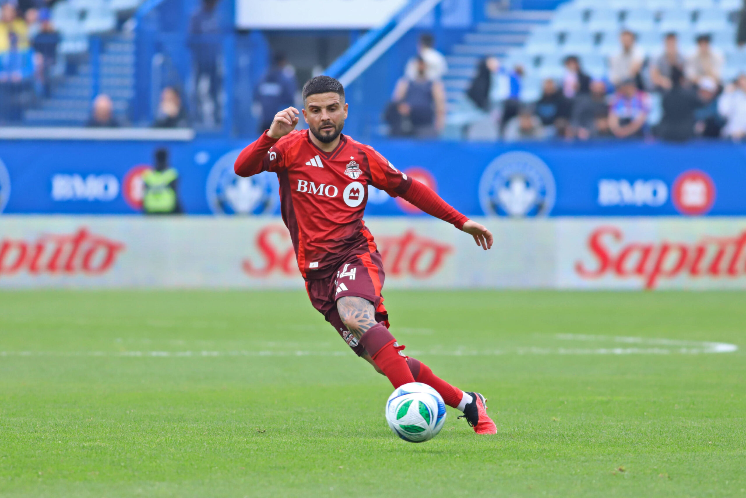 Insigne con la maglia del Toronto FC