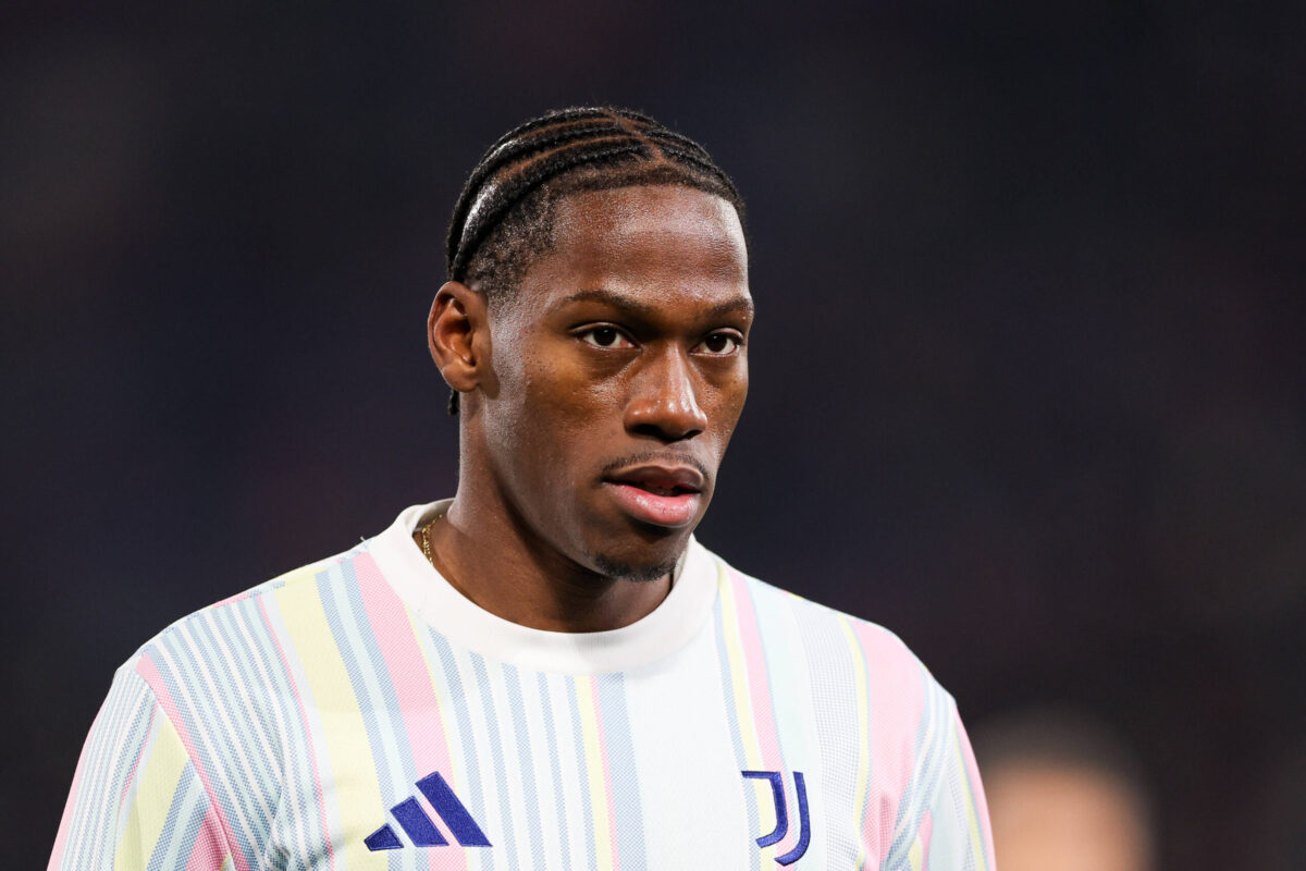 Jonathan David in campo con la Juve