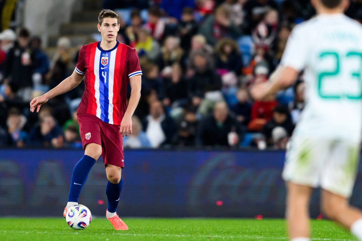Eivind Helland con la maglia della nazionale norvegese