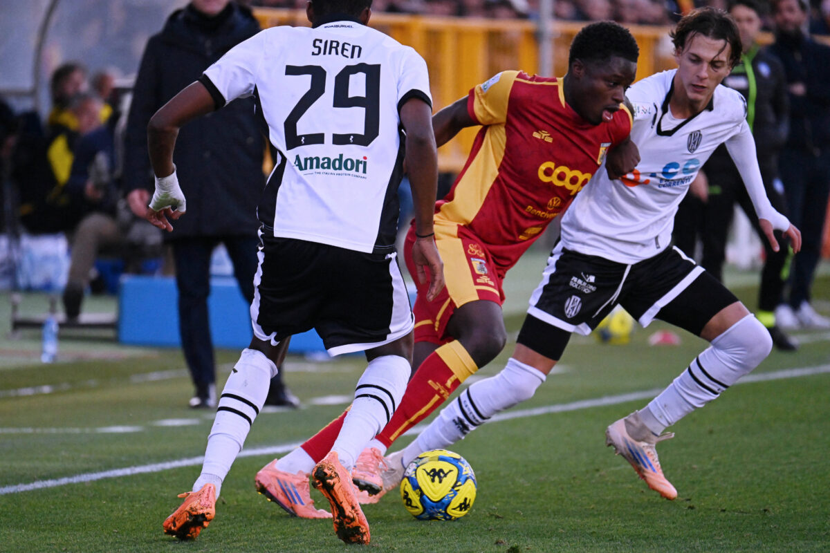 Alphadjo Cisse in azione con la maglia del Catanzaro