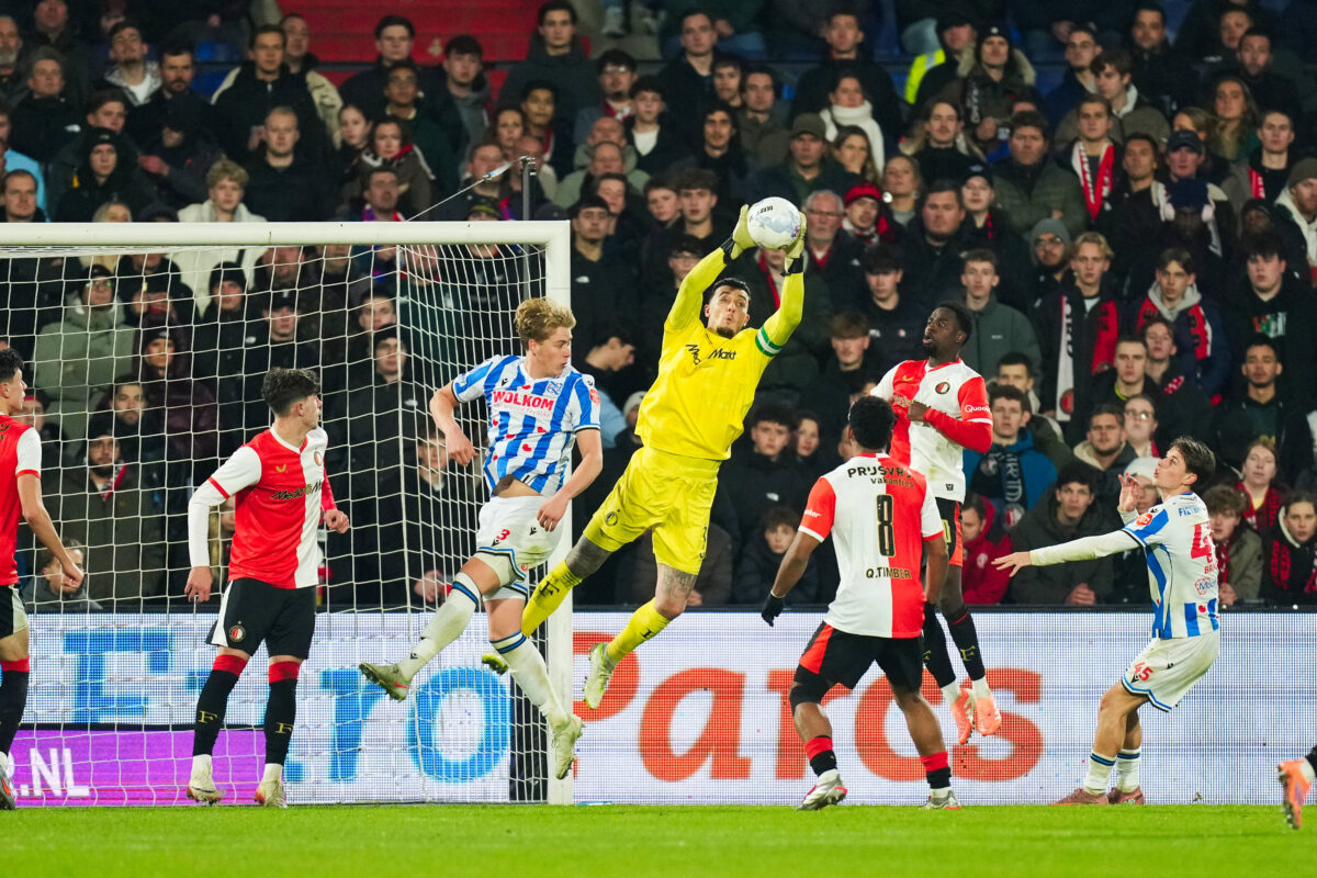 Justin Bijlow in azione con la maglia del Feyenoord