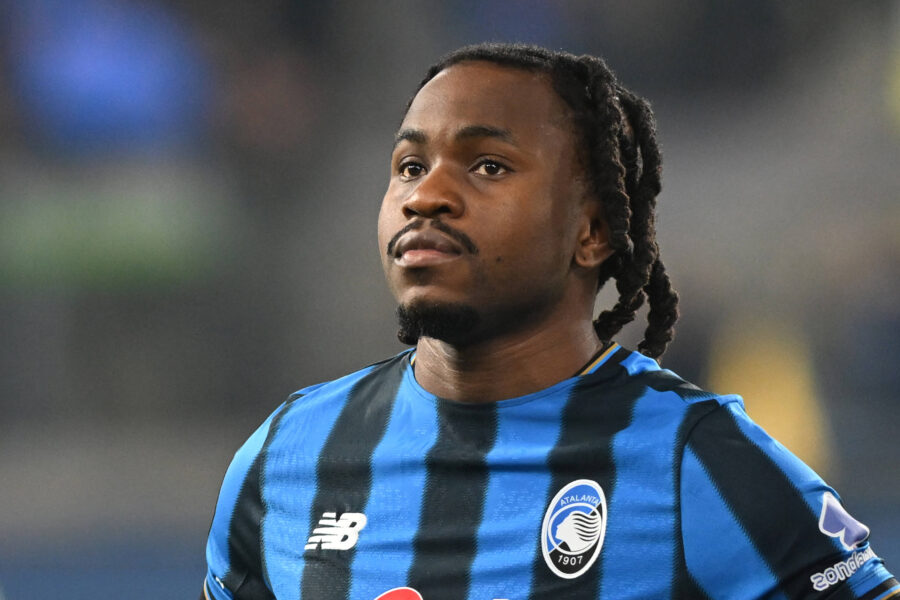 Ademola Lookman in campo con l'Atalanta