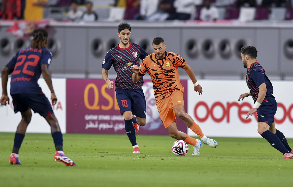 Luis Alberto con la maglia dell'Al Duhail