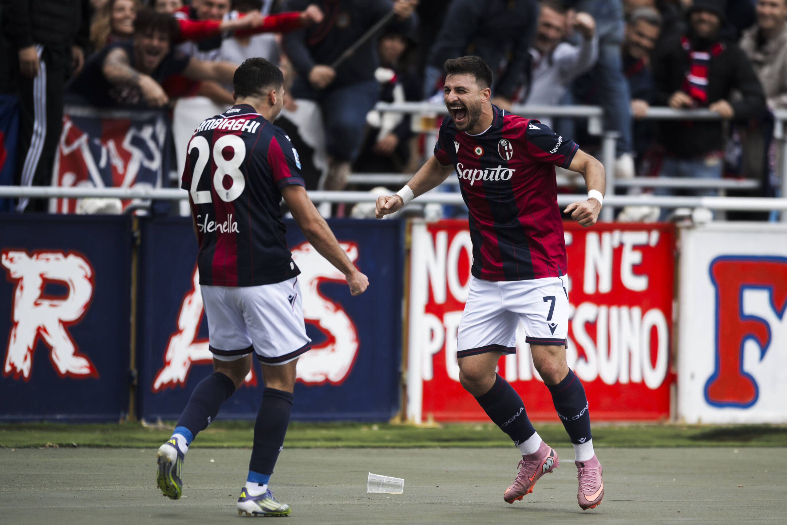 Orsolini e Cambiaghi esultano