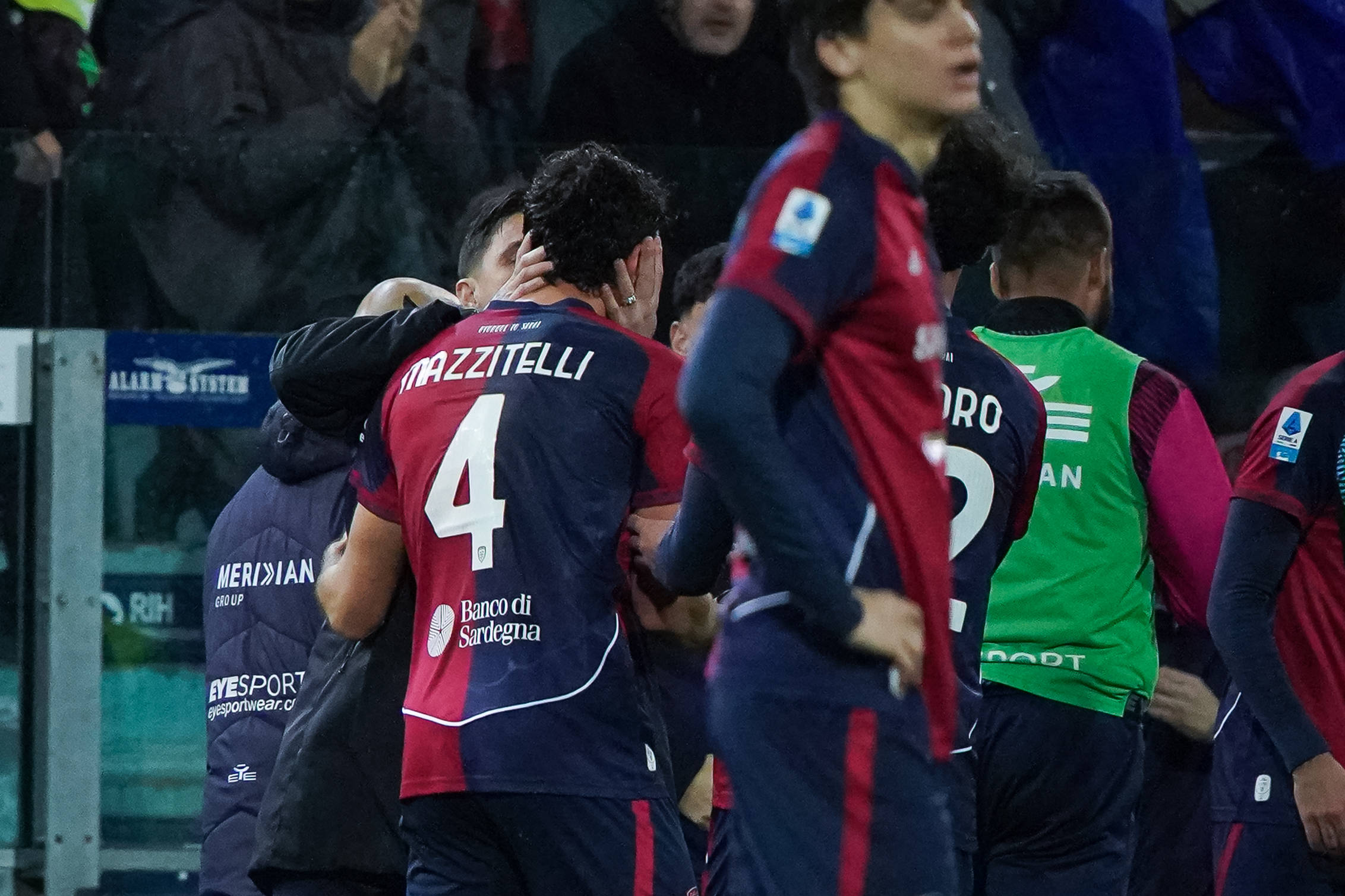 Il Cagliari esulta dopo il gol alla Juventus