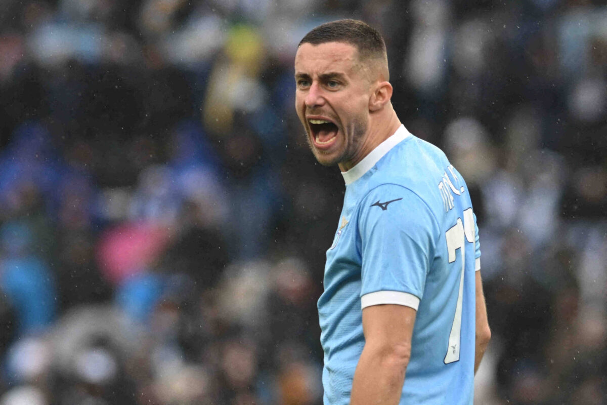 Adam Marusic in campo con la Lazio