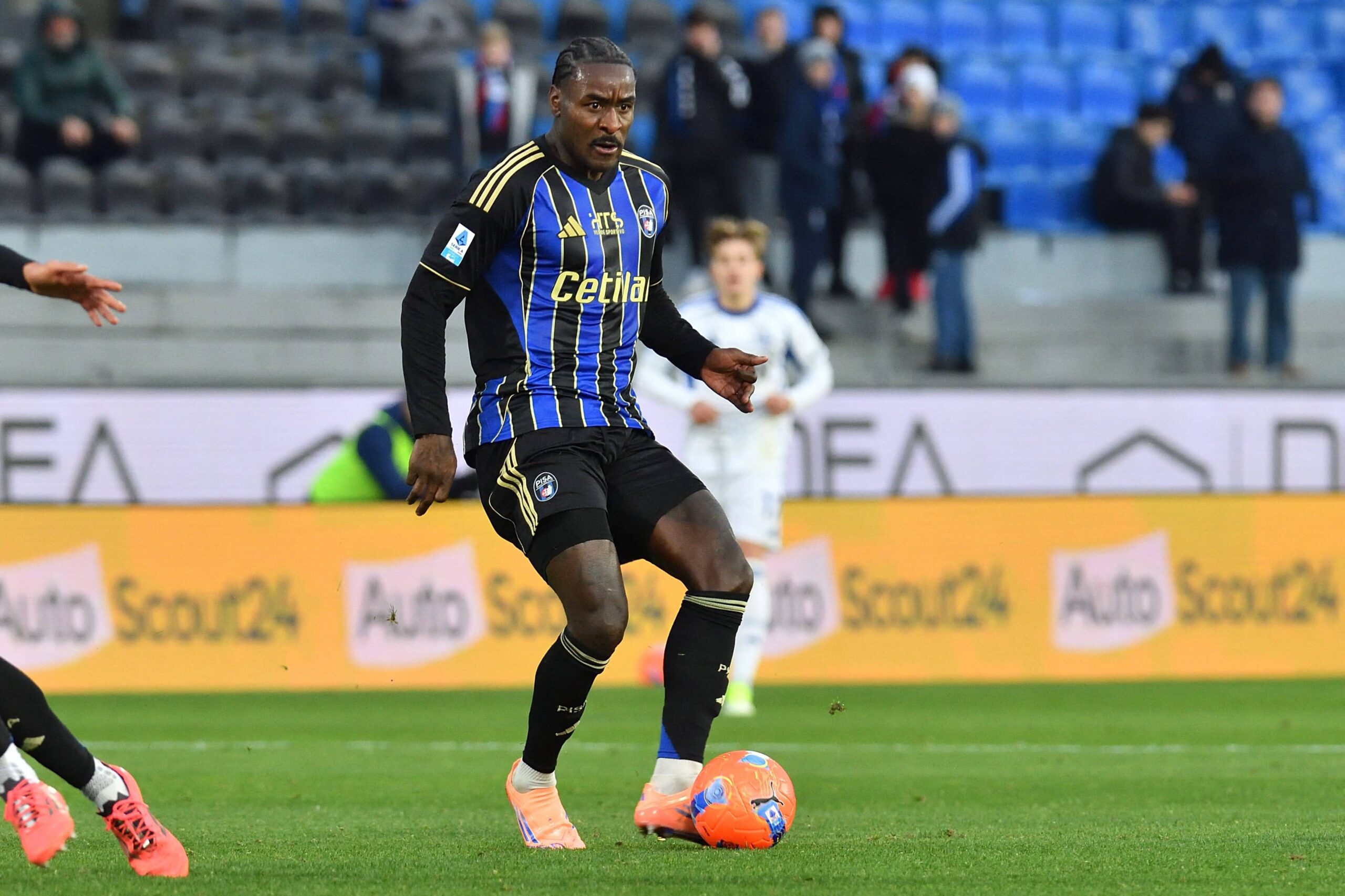 Nzola in difficoltà al Pisa