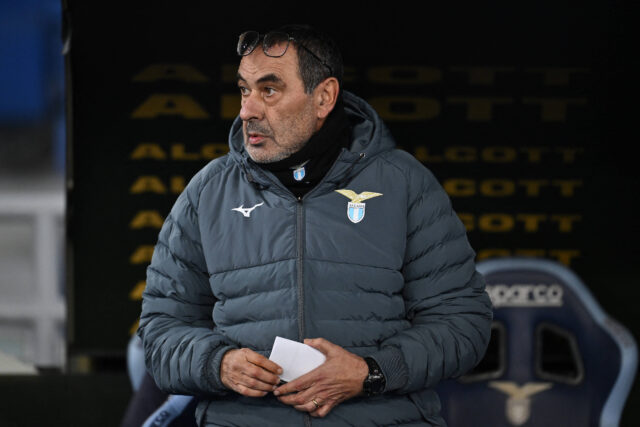 Maurizio Sarri in panchina durante Lazio-Fiorentina