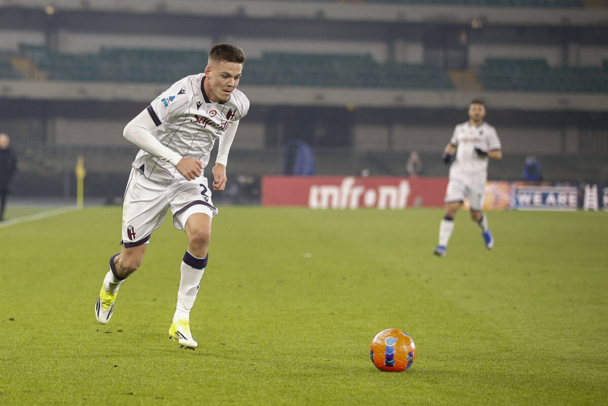 Emil Holm, terzino del Bologna