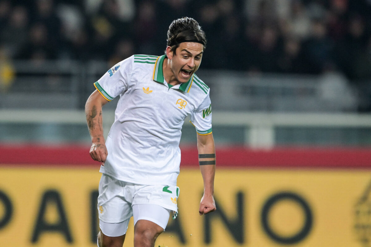 Dybala esulta dopo il gol al Torino