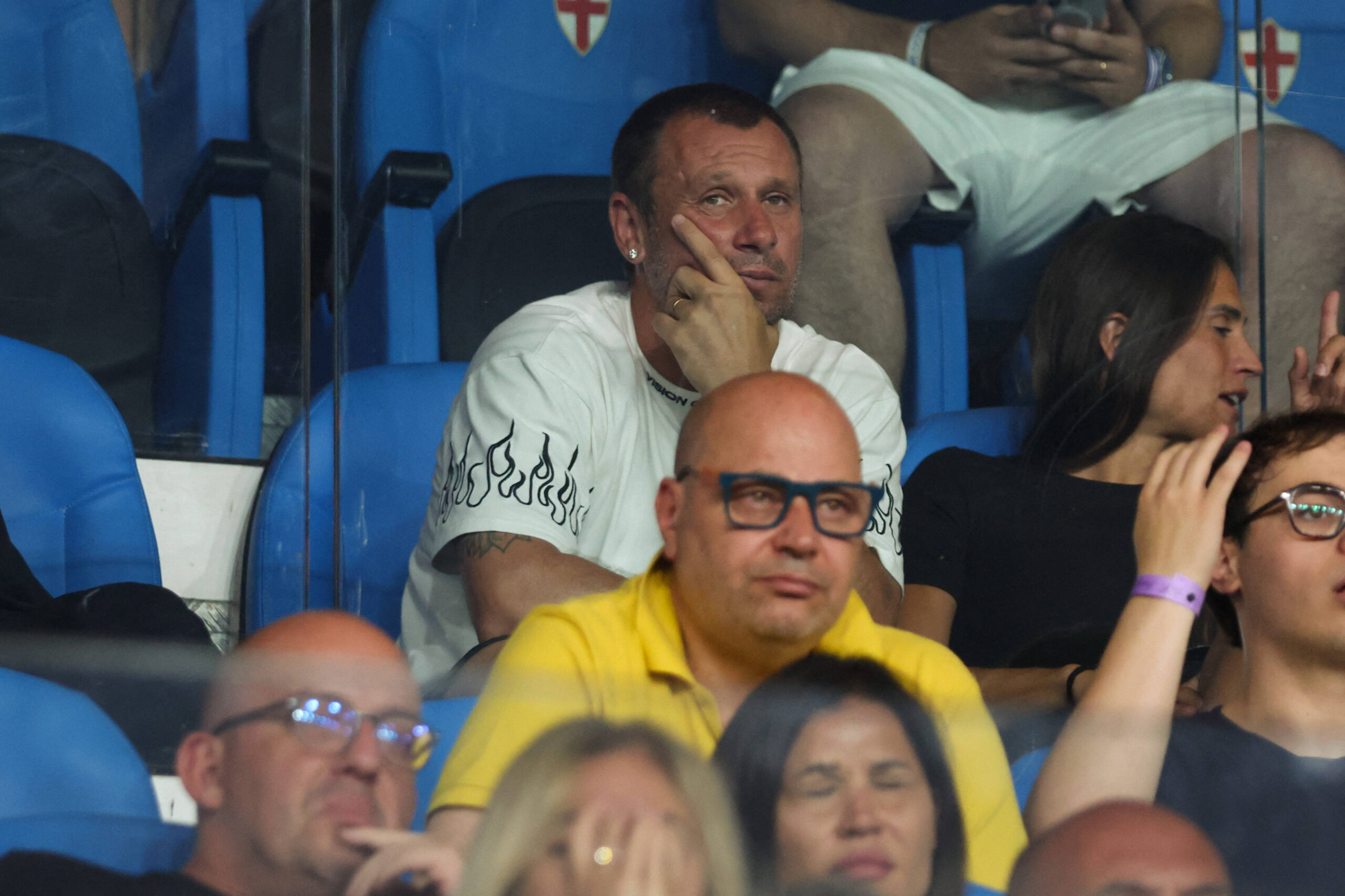 Antonio Cassano attaccato da uno spettatore