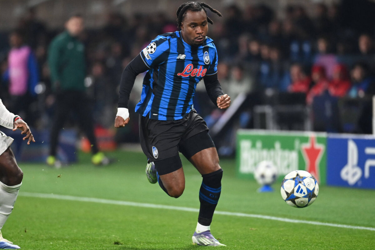 Ademola Lookman in azione con la maglia dell'Atalanta 