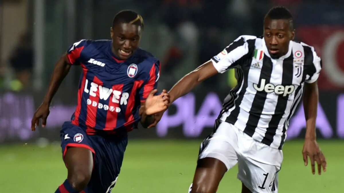 Un giovanissimo Moussa Diaby con la maglia del Crotone