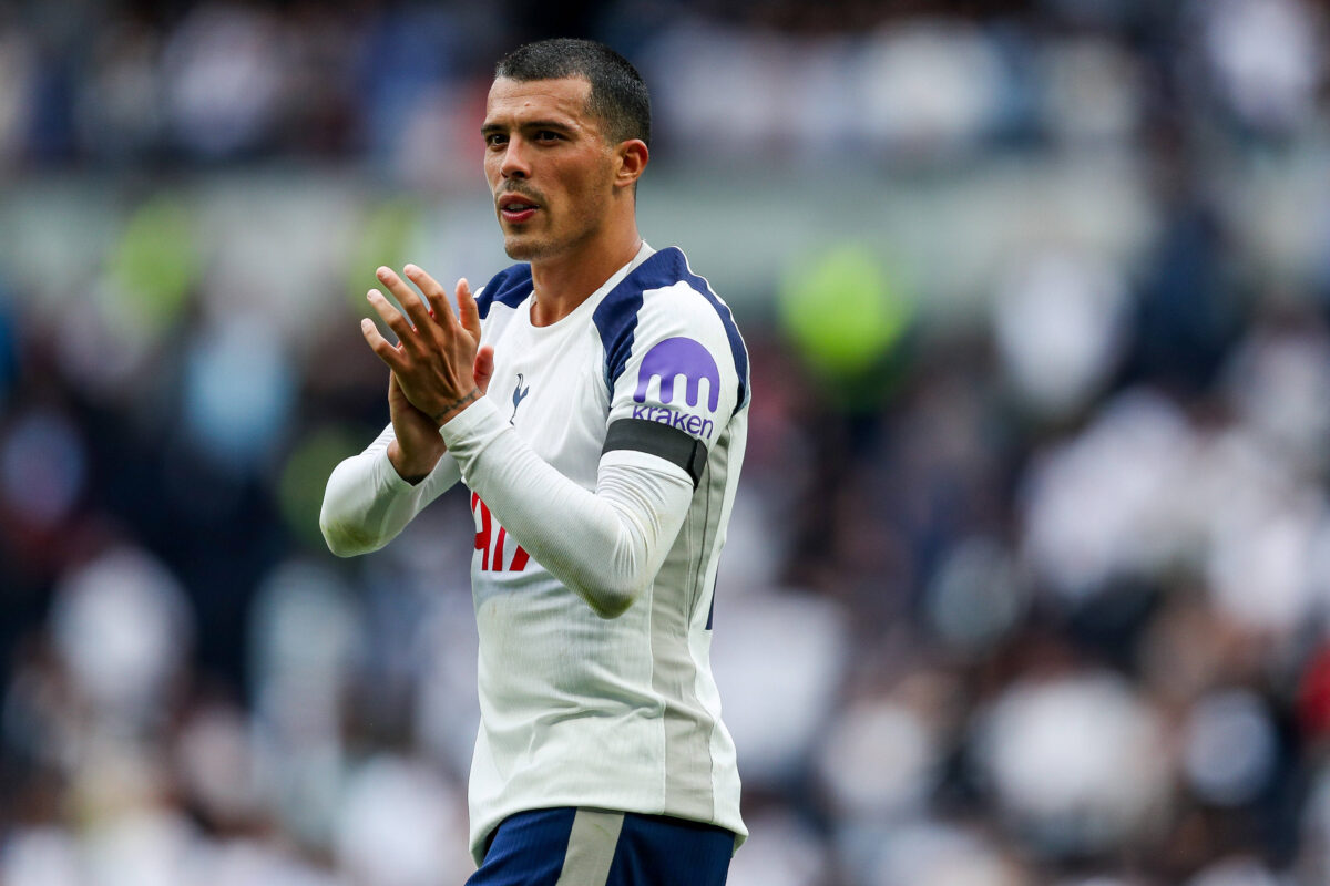 Il difensore del Tottenham Hotspur Radu Dragusin