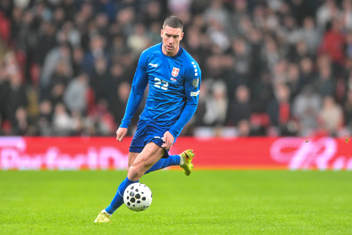 Dusan Vlahovic con la maglia della Nazionale Serba