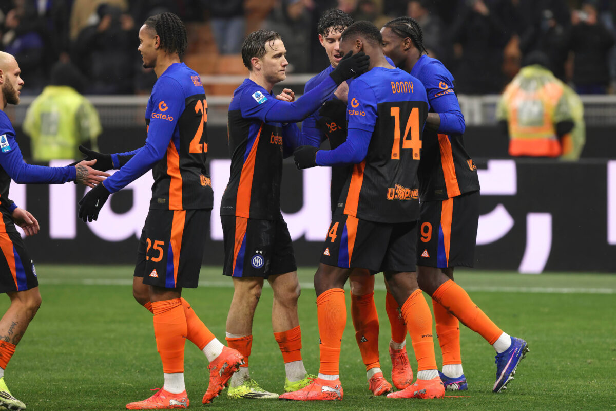 L'Inter festeggia dopo la vittoria contro il Pisa