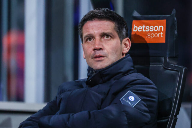 Cristian Chivu perplesso in panchina