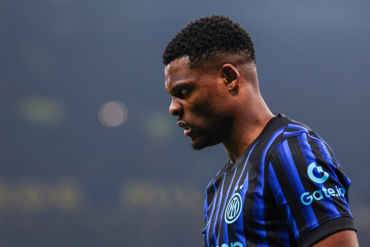 Dumfries cercato da Barcellona e Man City