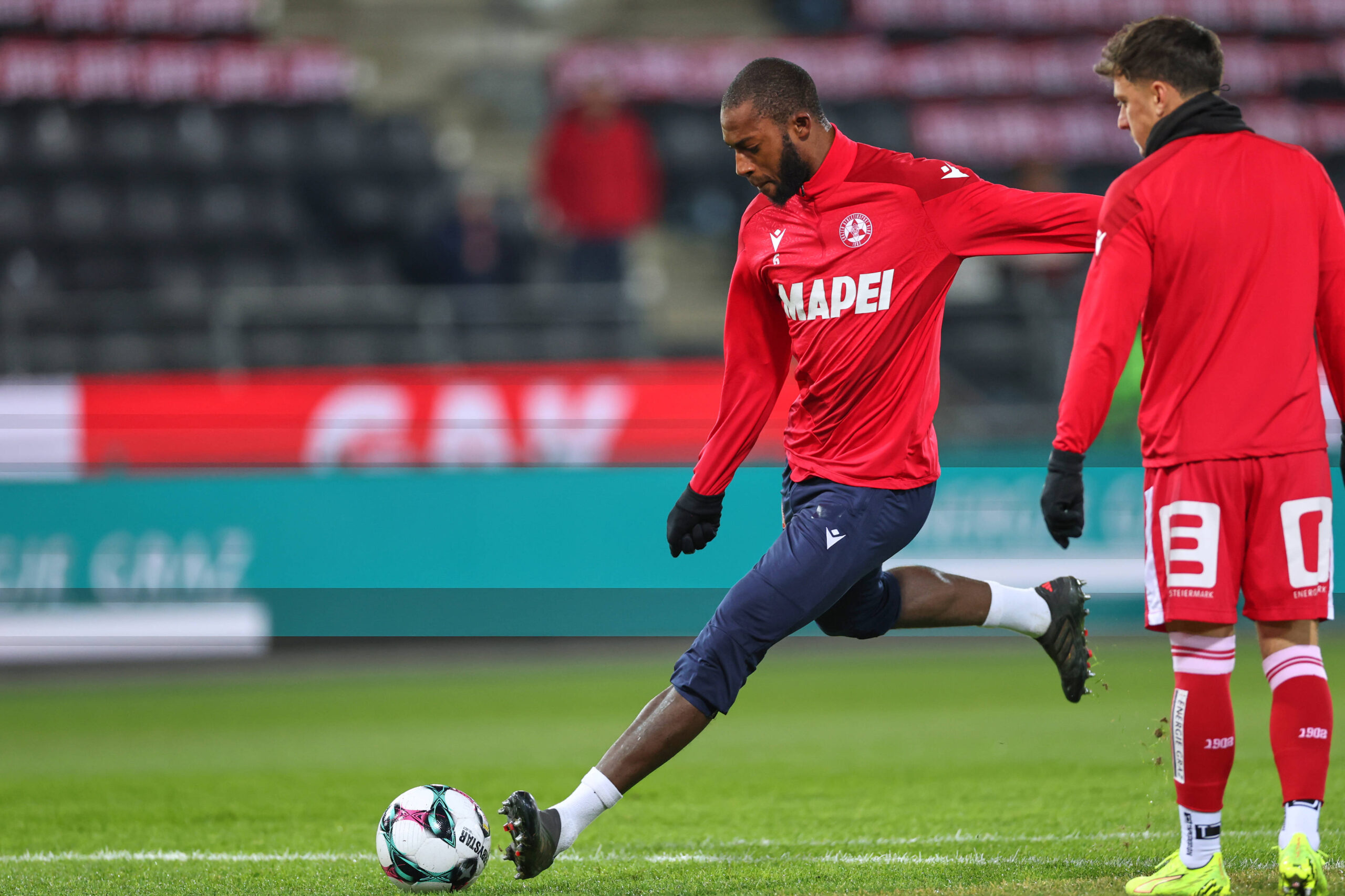 Sadik Fofana con la maglia del Grazer AK