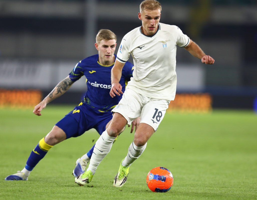 Gustav Isaksen ala destra della Lazio